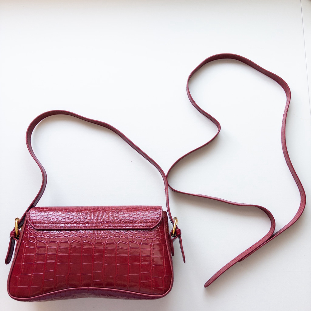 Structured Red Faux Croc Embossed Shoulder & Crossbody Bag / Purse NWT - Picture 2 of 6